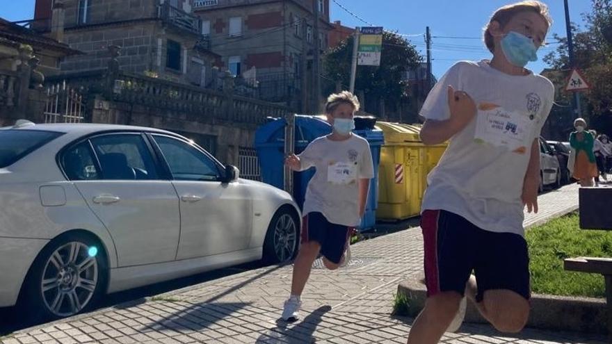 Niños durante la carrera.