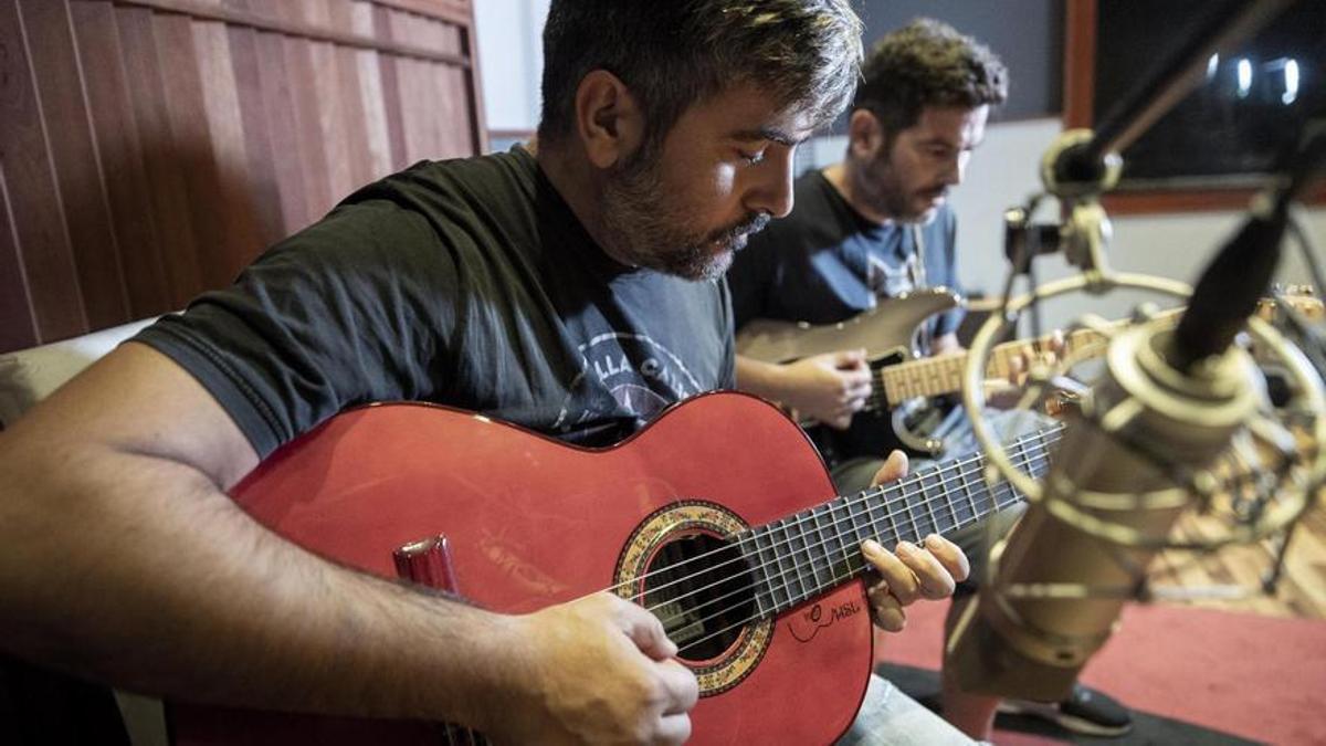 Los hermanos David y Jose Muñoz de Estopa, en su estudio.