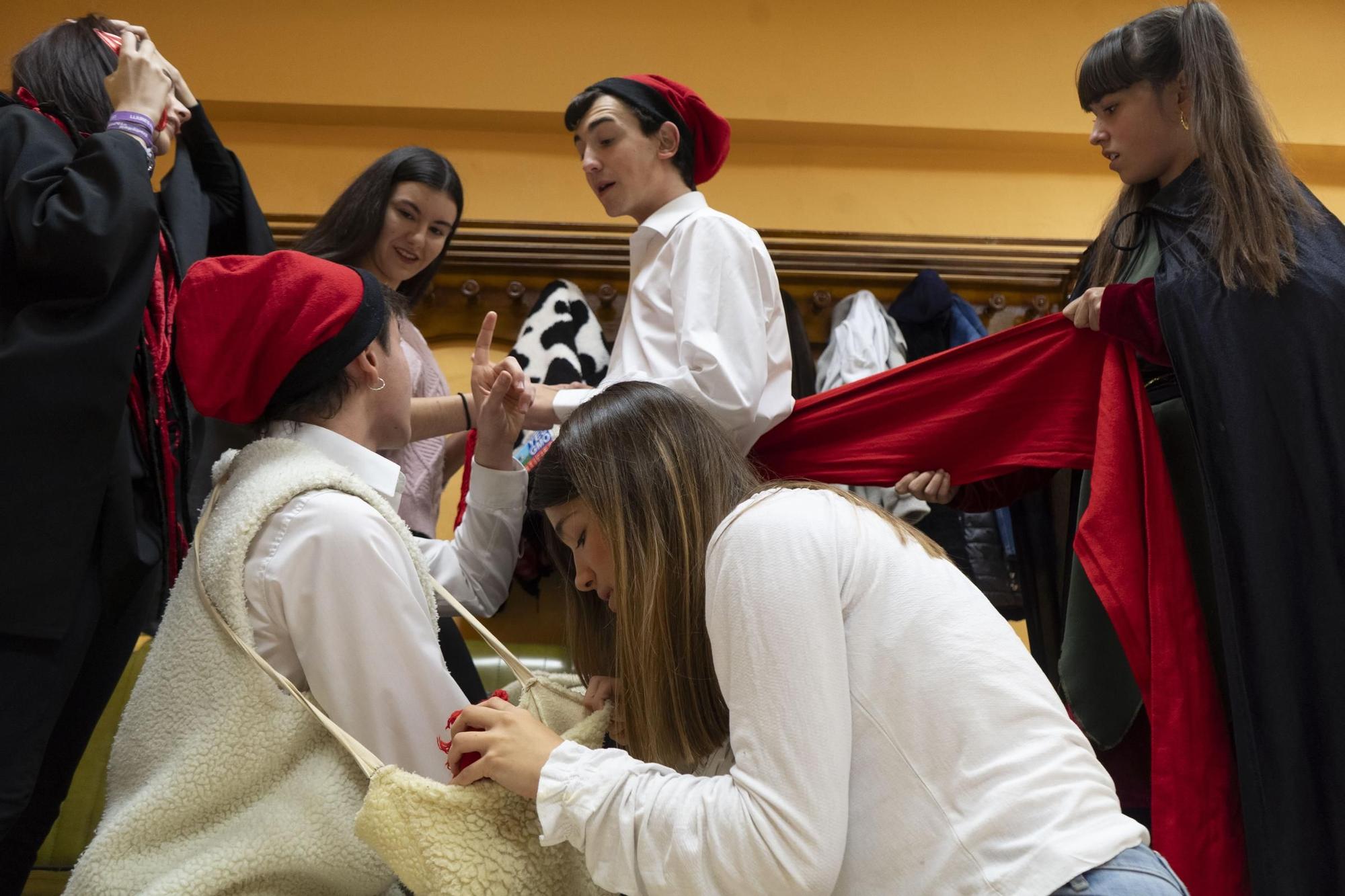 La preparació dels Pastorets de Manresa, en imatges