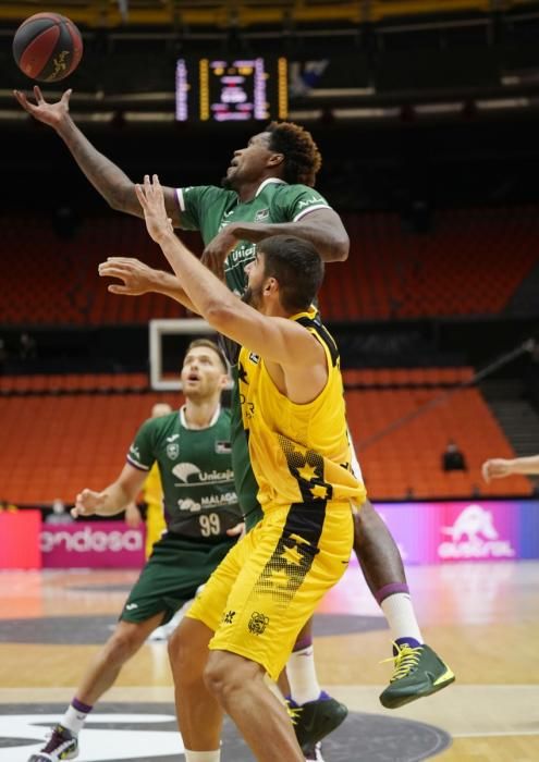 Partido entre el Iberostar y el Unicaja en la fase final de la Liga ACB.