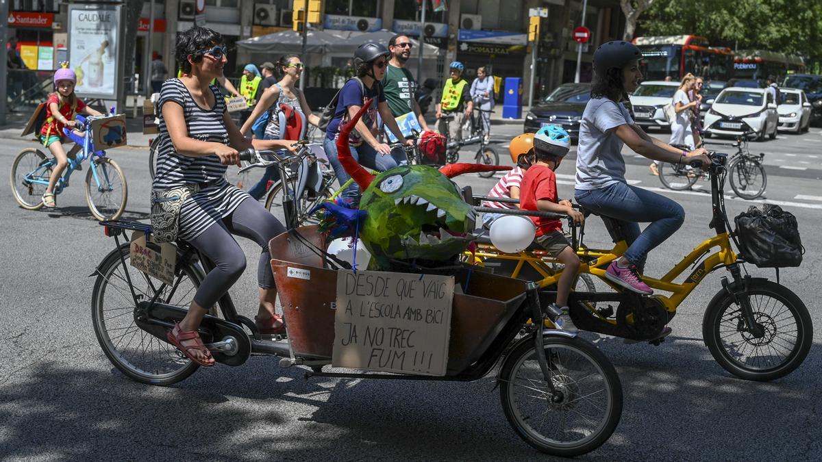 Reivindicación para una ciudad con menos humo y más seguridad para la movilidad en bici