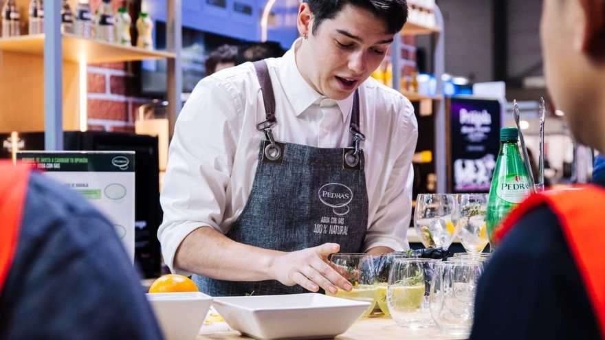 Hospitality Industry Unites: Emergency Summit Aims to Resolve Employer-Unions Conflict