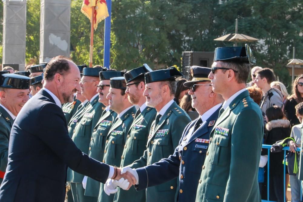 El Ayuntamiento rindió homenaje a la presencia de la Guardia Civil en Orihuela y su 175 aniversario con el descubrimiento de un monumento