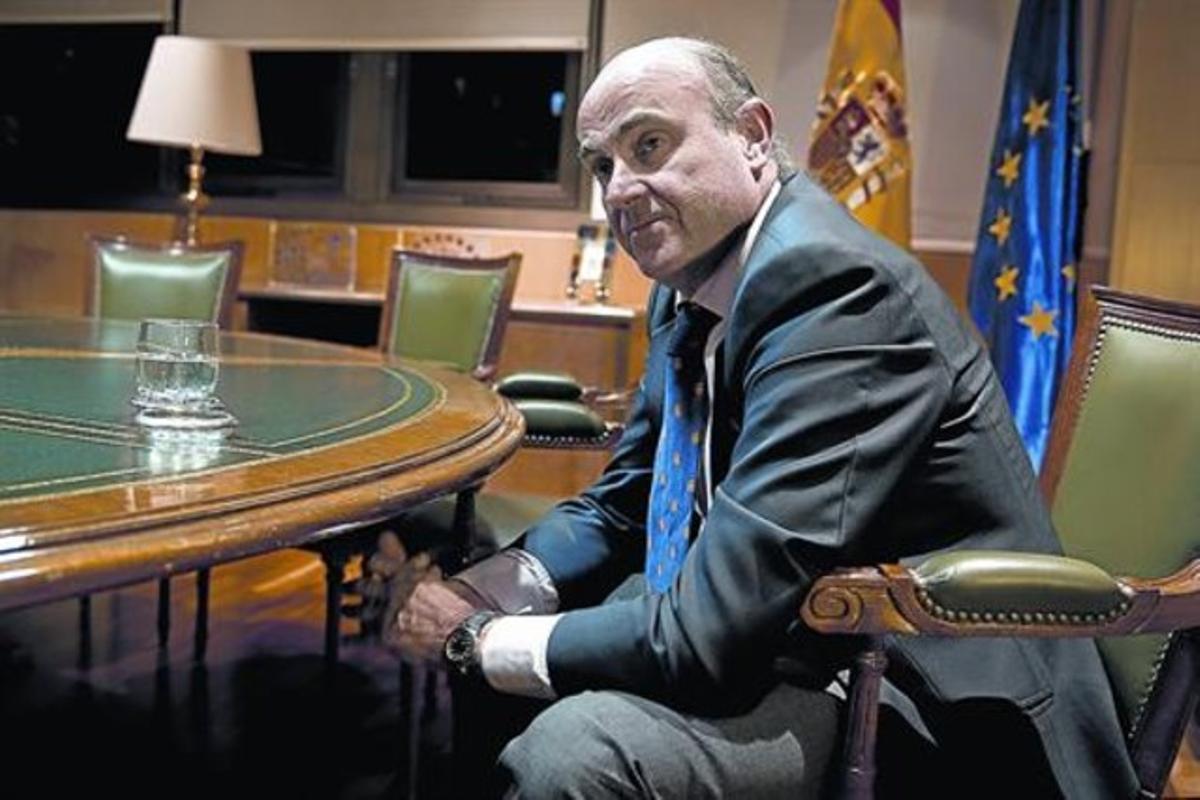 De Guindos al seu despatx el desembre passat. De Guindos al seu despatx el desembre passat.