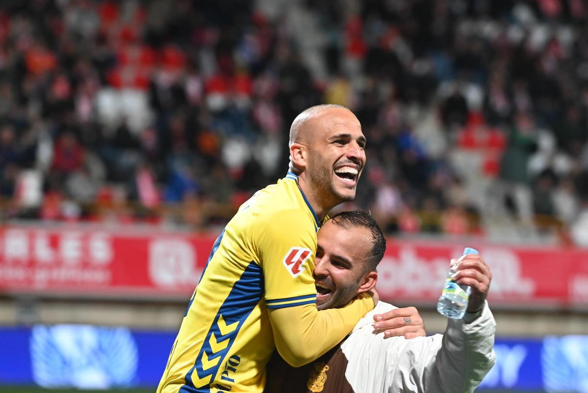 Sandro y Jesé festejan el triunfo en León.