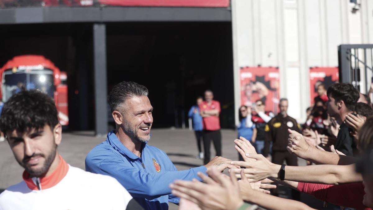 Demichelis saluda a la afición mallorquinista