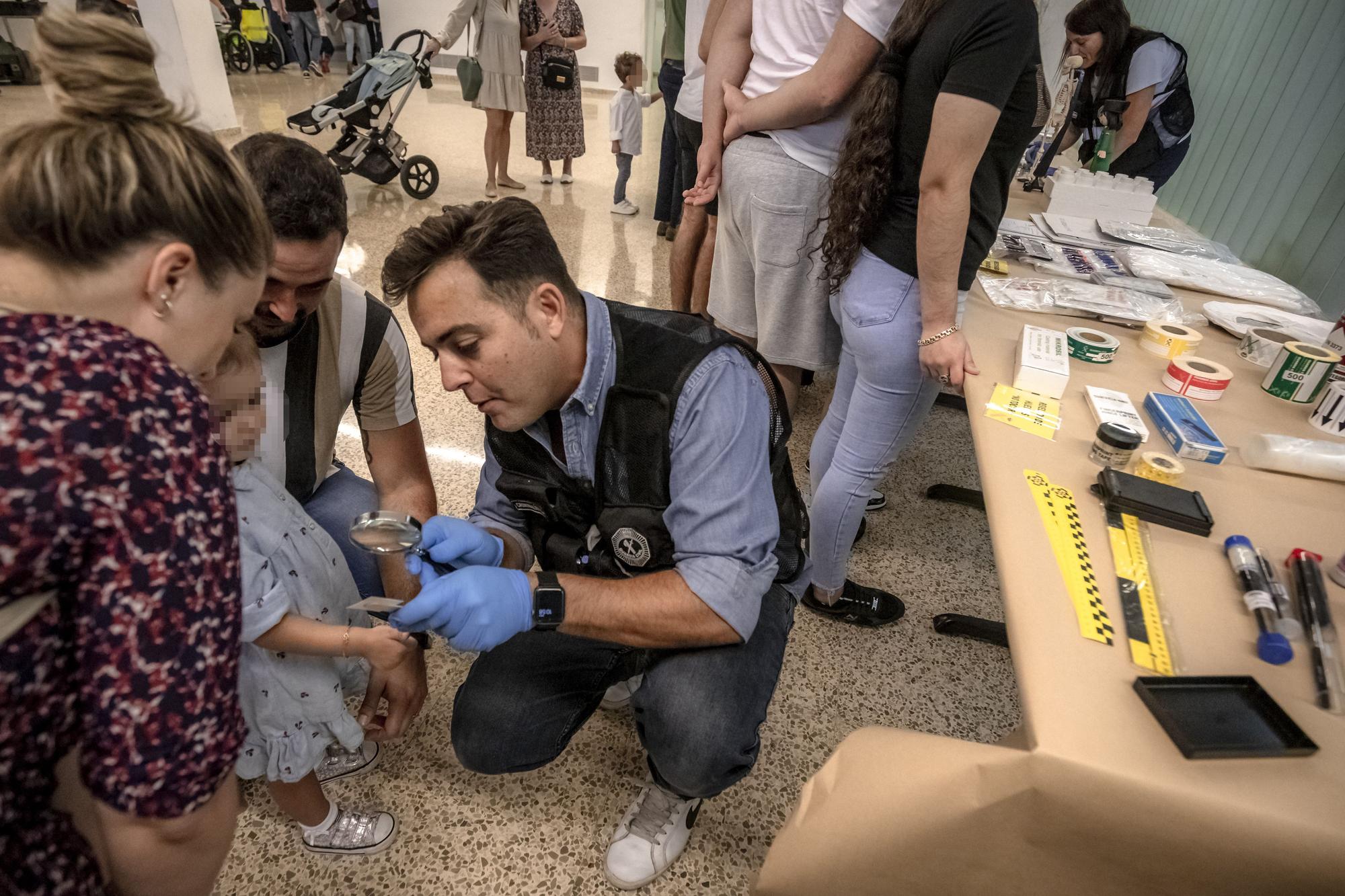 La Guardia Civil de Baleares ha celebrado una jornada de puertas abiertas para conmemorar la patrona