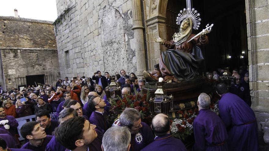 Las 10 normas para asistir a las procesiones en Cáceres