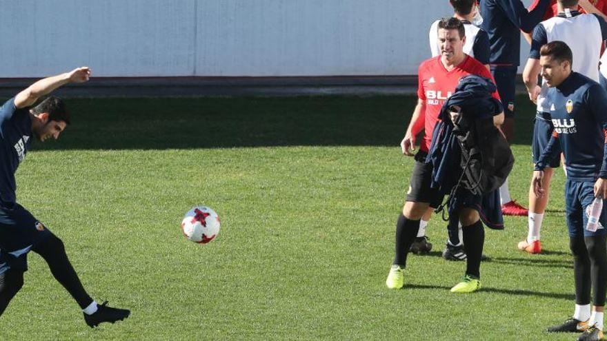 Guedes y Carlos Soler vuelven al primer plano