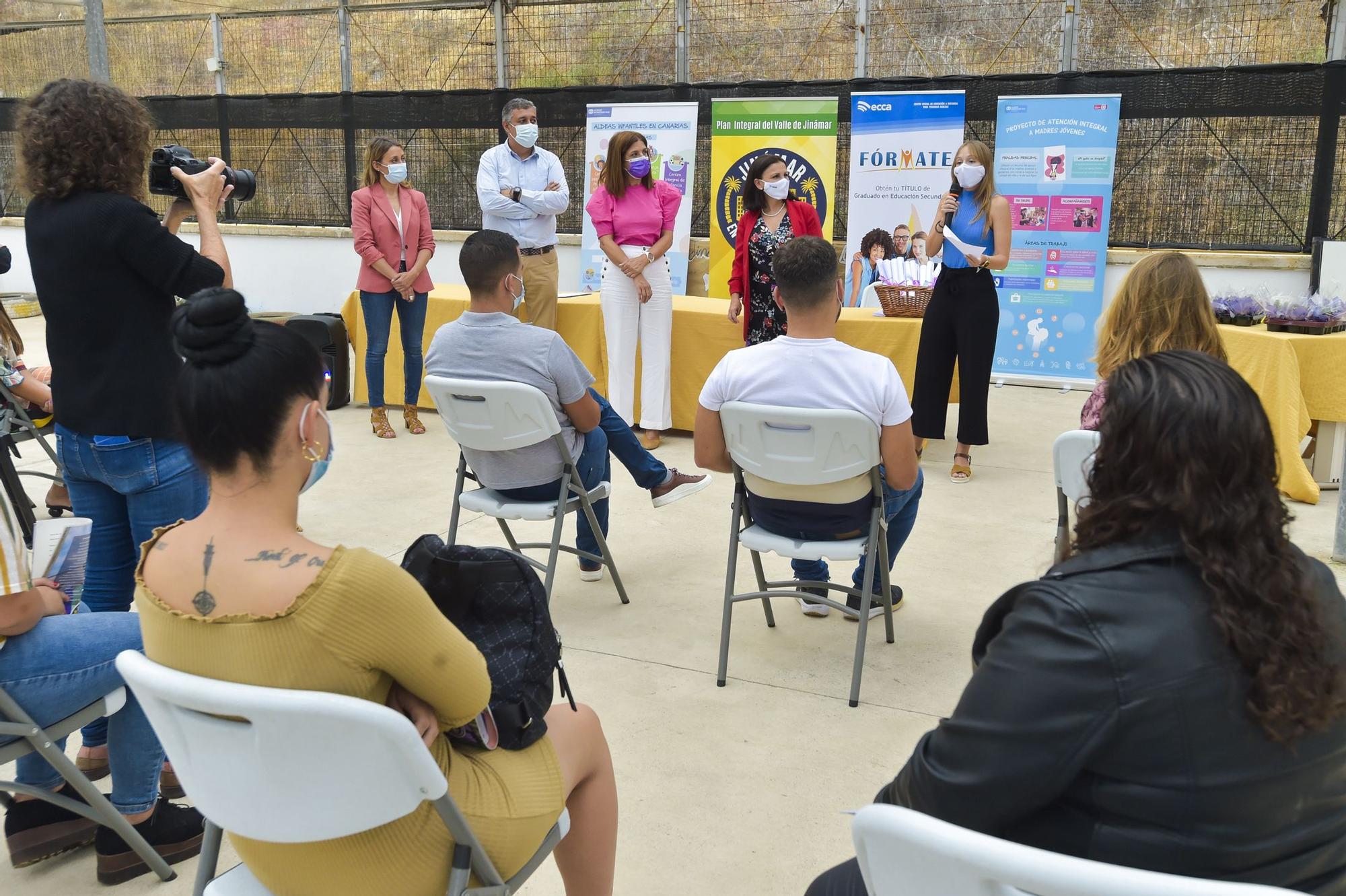 Entrega de diplomas a mujeres que han desarrollado acciones solidarias en Telde