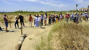 Políticos de regiones de clima mediterráneo, en las dunas cercanas a Gola de Ter.