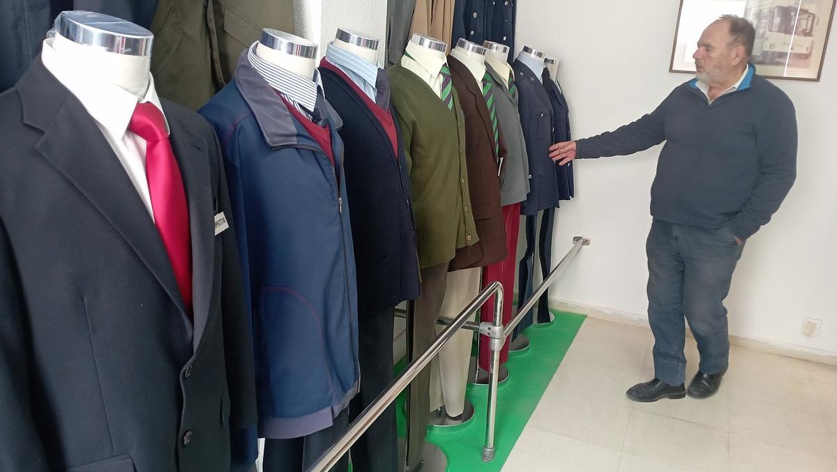 Colección de TranBus de uniformes de tranviarios y conductores de autobús.