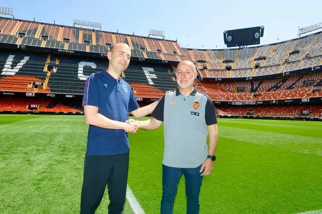 Buen ambiente antes del Derbi en Mestalla