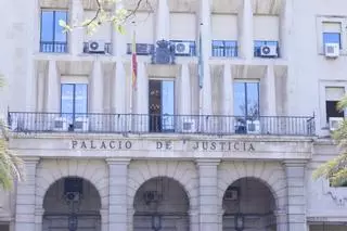 La Audiencia anula una condena por agredir con una guitarra al vigilante de una caseta de feria