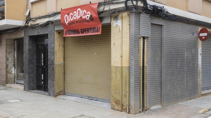 Solo cuatro de cada diez comercios de Paiporta ha vuelto a abrir desde la dana