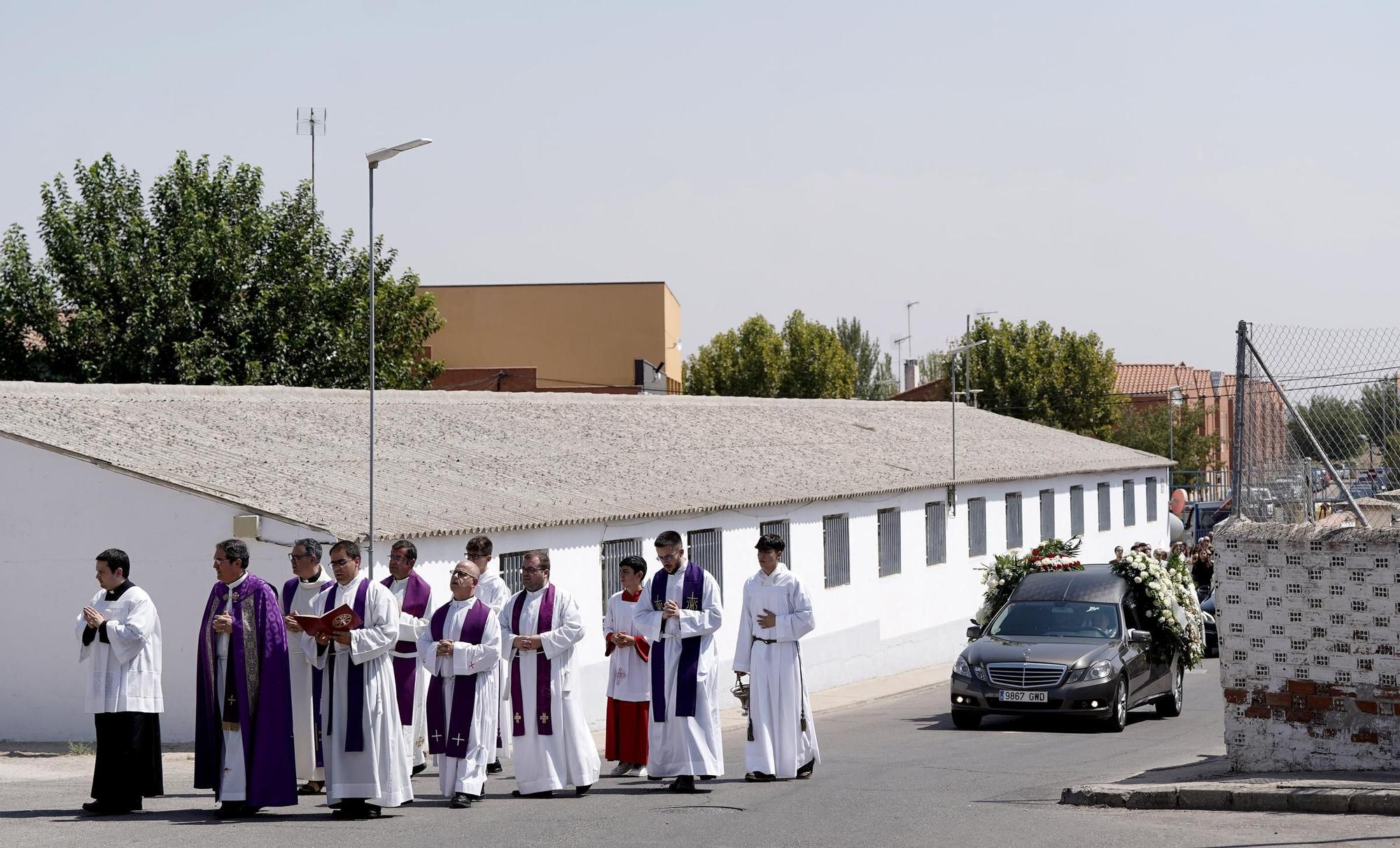 Entierron en Mocejón, Toledo, de Mateo, el niño asesinado mientras jugaba al fútbol.