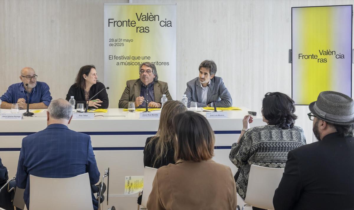 Jesús Iglesias, Pilar Tébar, Jesús Ruiz Mantilla y José Luís Moreno esta mañana en la presentación de Fronteras.