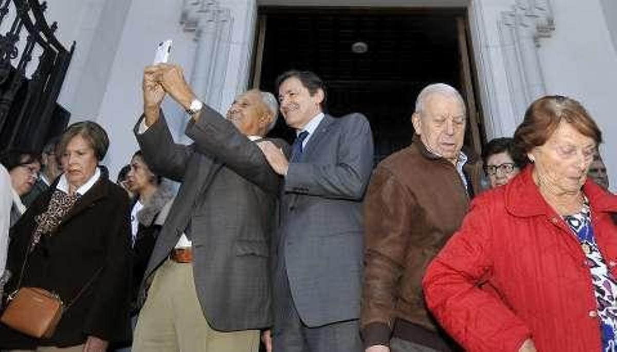 "Se va un amigo que vivió por los demás"