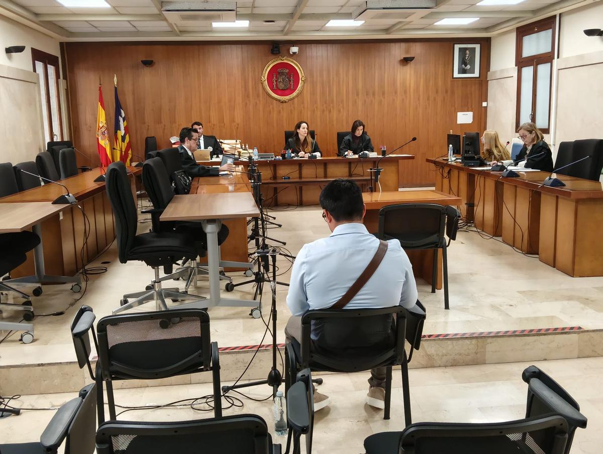 El acusado, hoy durante el juicio.
