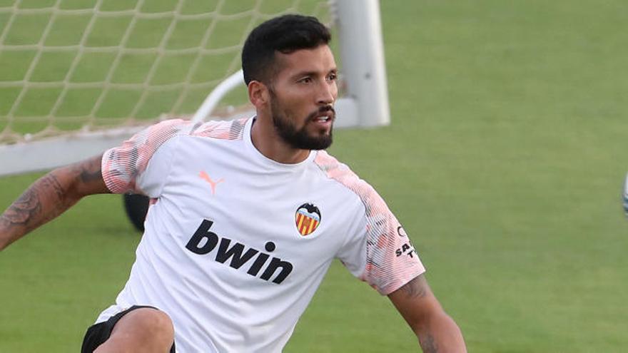 Garay no entrena, pero NO está descartado