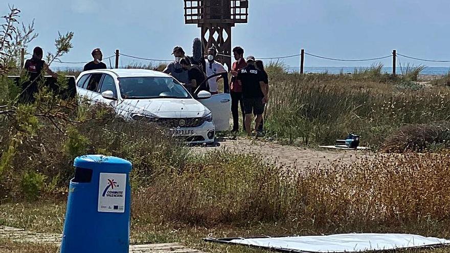 El coche, en la arena.  | LEVANTE-EMV