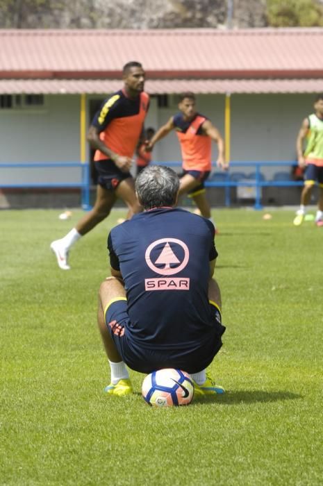 ENTRENAMIENTO DE LA UD LAS PALMAS Y ENTREVISTGA ...