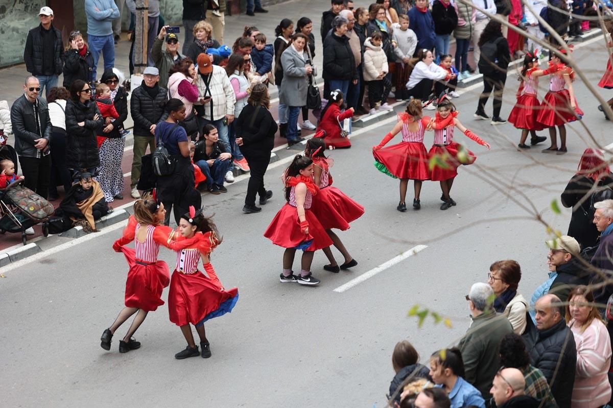 Búscate en las imágenes de la rúa de Carnaval de Ibiza
