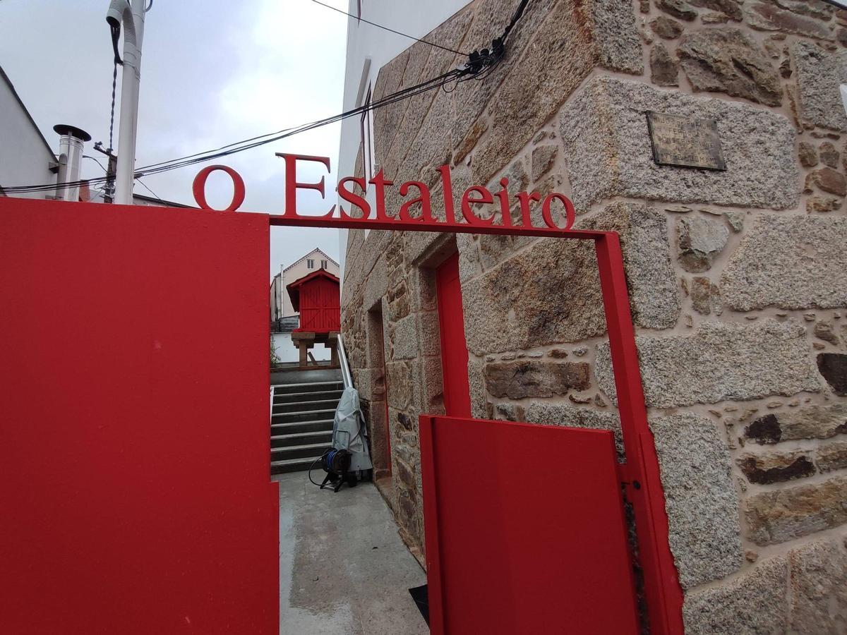 Entrada a las viviendas turísticas.