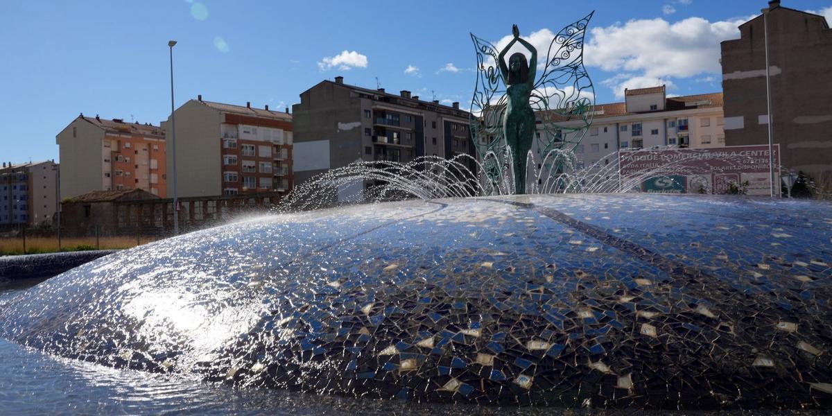 Imatge de la font de la papallona, ubicada a l'encreuament de les avingudes de Castelló i de Grècia.