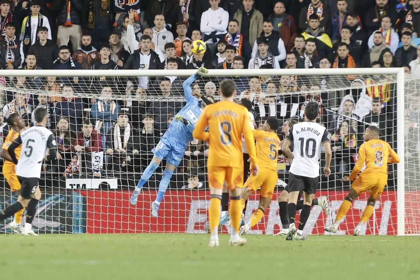 Las mejores fotos del partido entre el Valencia y el Real Madrid