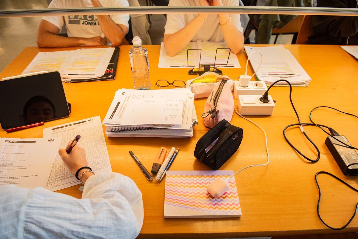 La Avaliación do Bacharelato para o Acceso á Universidade (ABAU) se celebrará los próximos 2, 3 y 4 de junio en la ciudad y marcará el futuro académico de miles de jóvenes