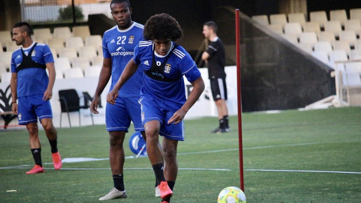 Carrasquilla y Vinicius Tanque, en un entrenamiento.