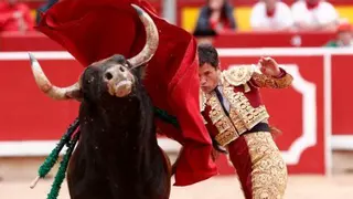 Perera y Luque, por encima de los aparatosos y descastados "fuenteymbros" en Pamplona