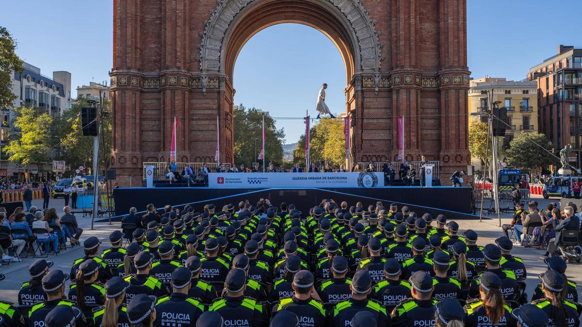 Acto de bienvenida de los 132 agentes nuevos de la Guardia Urbana