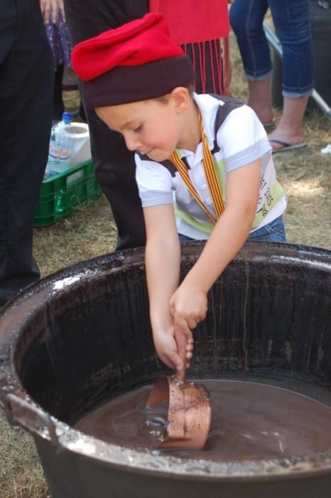 Els Mestres Xocolaters de Palau reparteixen racions de xocolata calenta