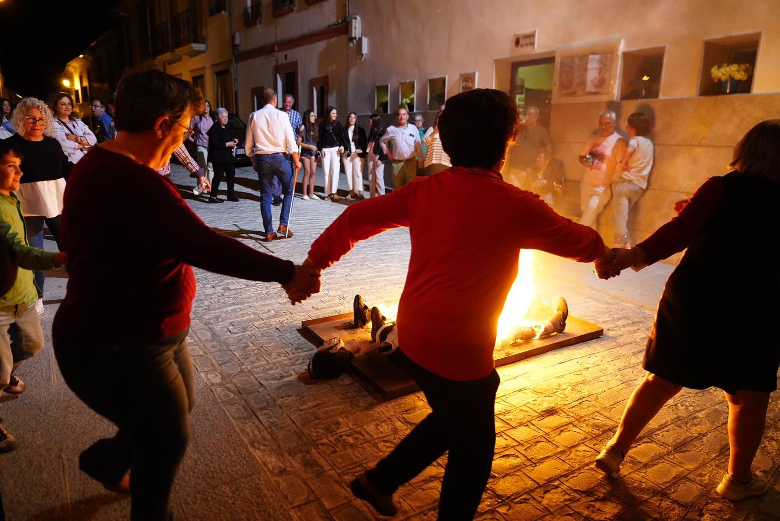 Quema del corcho y de muñecas de San Isidro