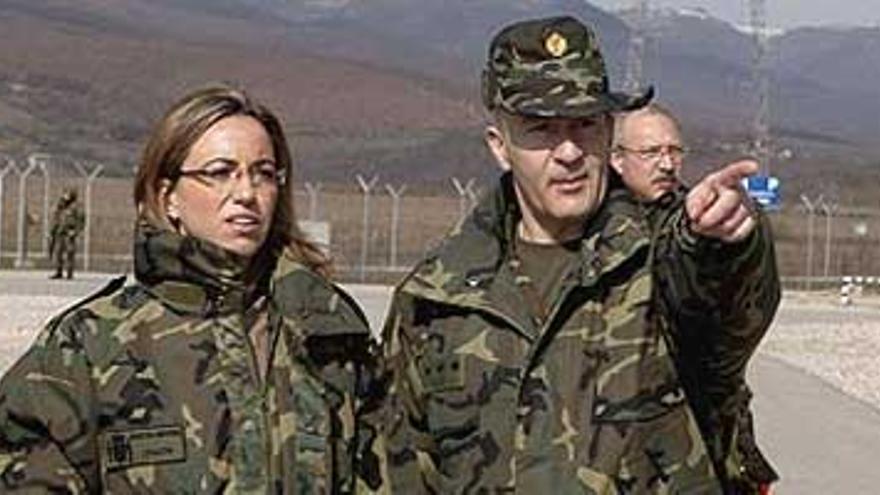 Chacón dice que la retirada de Kosovo es una decisión de &quot;todo&quot; el Gobierno