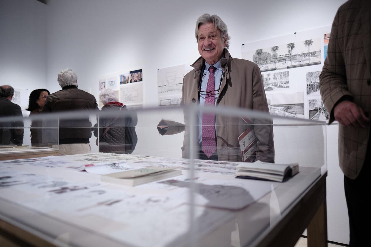 Inauguración de la exposición 'La patria del arquitecto' de Salvador Moreno Peralta en la Sociedad Económica