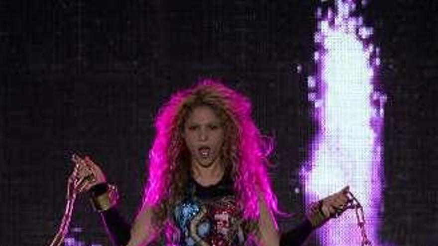 Shakira, durante su concierto de la pasada semana en París.
