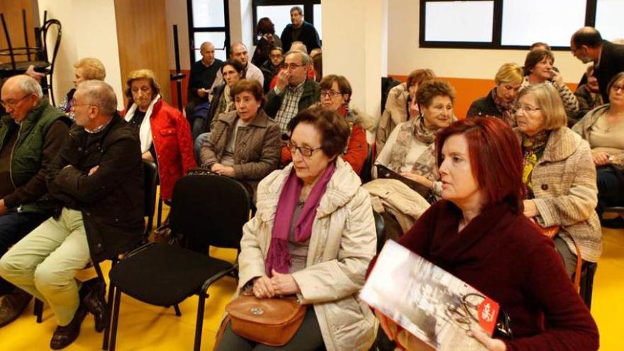 Debate sobre las listas de espera y protesta por la protección social