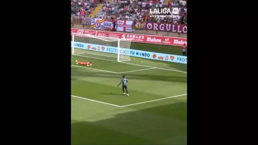 Álex Calatrava, la joya del CD Castellón que seduce a LaLiga EA Sports