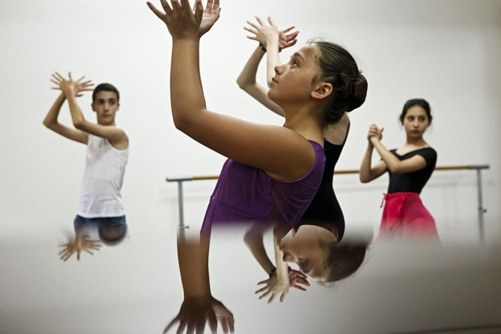 III curso de danza organizado y dirigido por el sierense Borja Villa en la Laboral