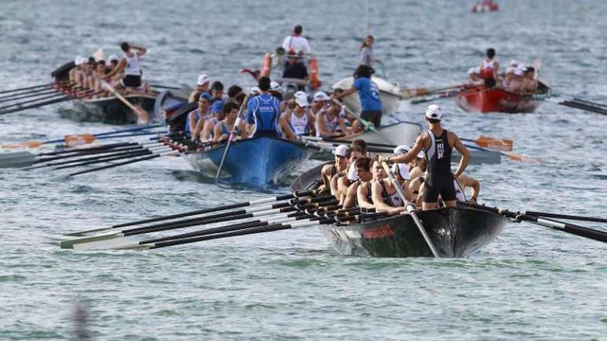 Un momento de la regata clasificatoria de ayer. // EFE/Juan Herrero