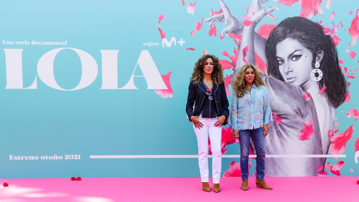 Rosario y Lolita Flores, en la presentación de &#039;Lola&#039; en el FesTVal de Vitoria.