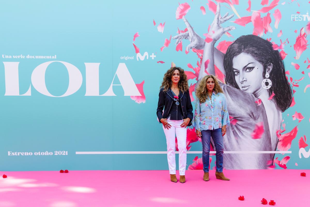 Rosario y Lolita Flores, en la presentación de 'Lola' en el FesTVal de Vitoria.