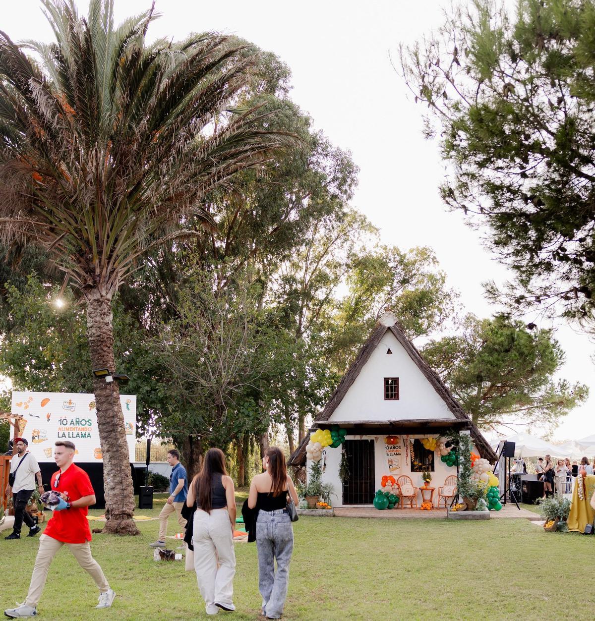 La celebración tuvo lugar en una antigua barraca valenciana.