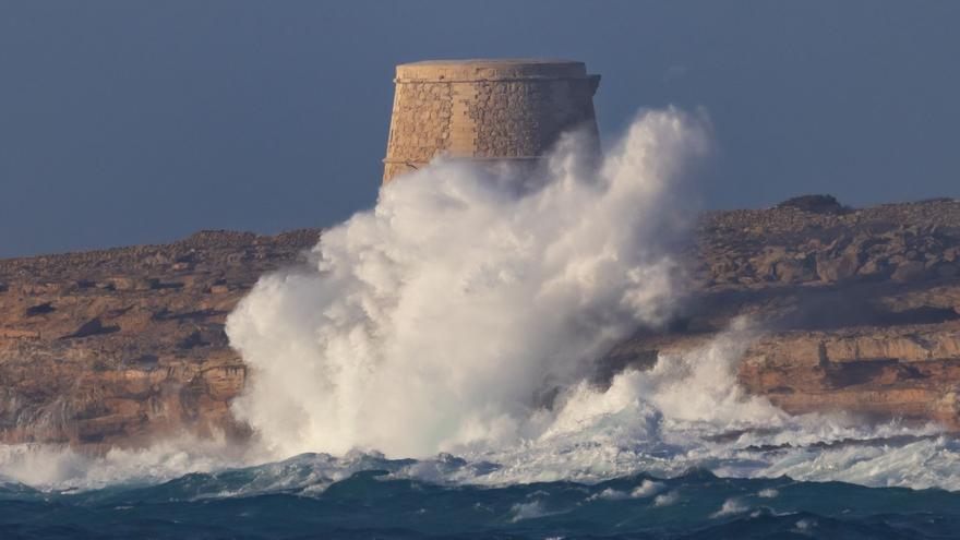 El temporal deja de nuevo incomunicada a Formentera