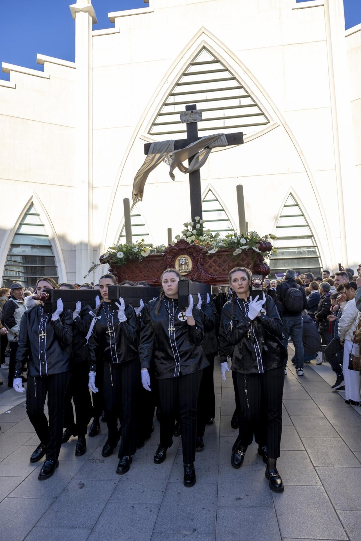 Así ha sido la procesión de Las Palmas de Torrevieja 2026 en imágenes
