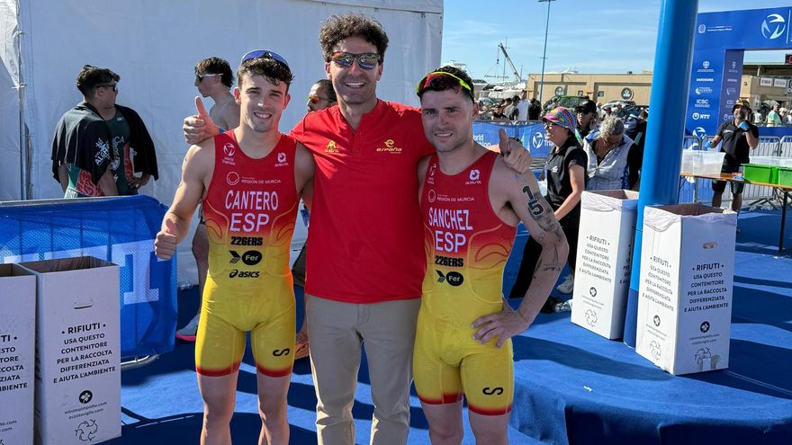Dos atletas de la Universidad de Alicante, entre los 10 mejores del mundo en las Series Mundiales de triatlón