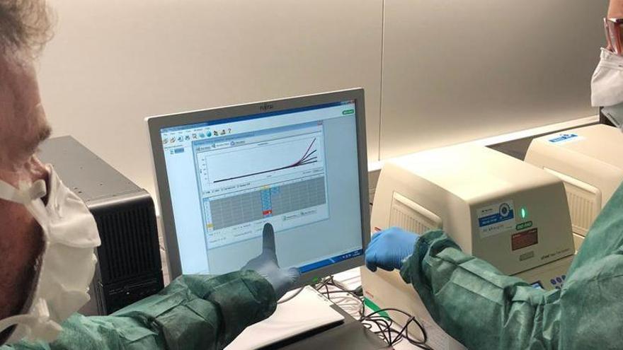 Una imatge del laboratori del Trueta on es fan les proves del coronavirus
